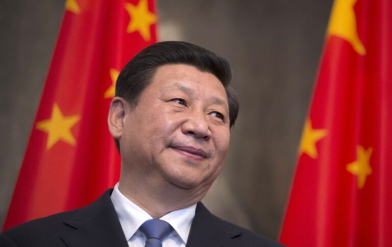 China Proíbe a Venda de Bíblias na Internet e Repreende Cristãos.