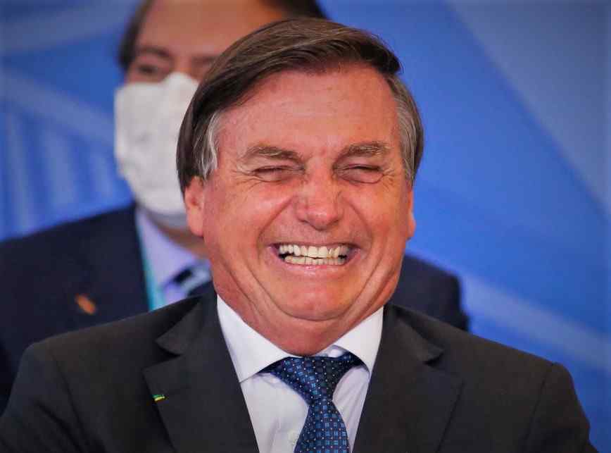 Bolsonaro ficou em silêncio sobre 500 mil mortes