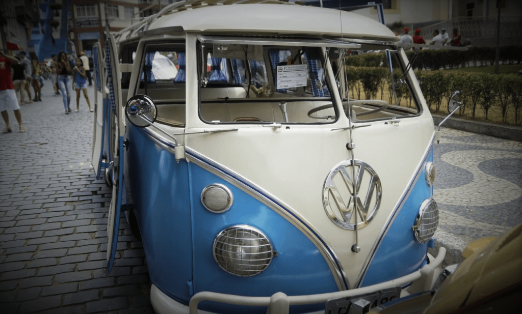 Volkswagen Kombi a lendária Van Que Marcou Época no Brasil e no Mundo