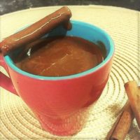 Chocolate Quente e Queijadinha de Frigideira